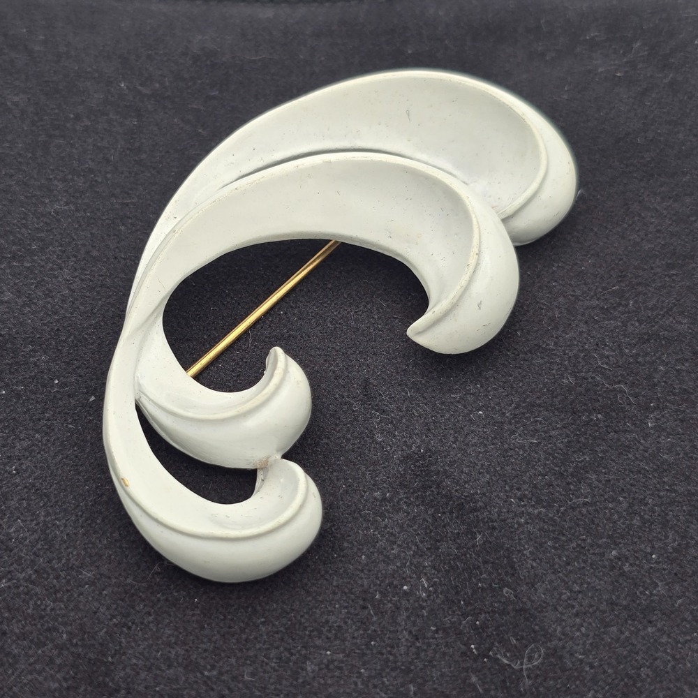 Vintage Enamel Crown Trifari Brooch White Swirl Wave Pin MCM